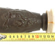 Petit vase en bronze à patine médaille à