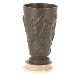 Petit vase en bronze à patine médaille à