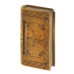 Tabatière ancienne en corne et laiton, t