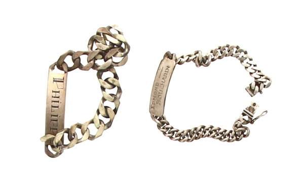 Deux gourmettes en argent, poids 93,90 g