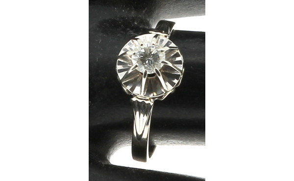 Bague solitaire ancienne en or 18 carats