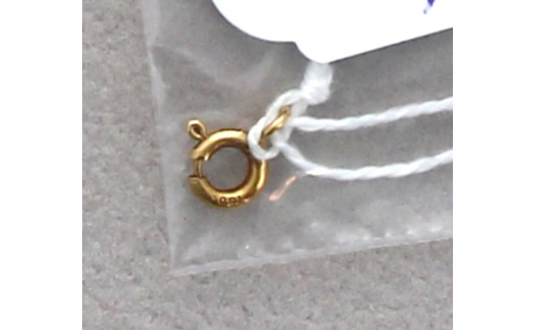 Fermoir or 750ème, poids 0,2 gr