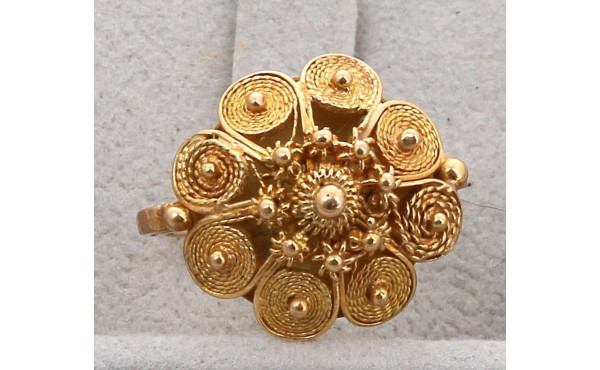 Bague en or jaune non poinçonnée, travai