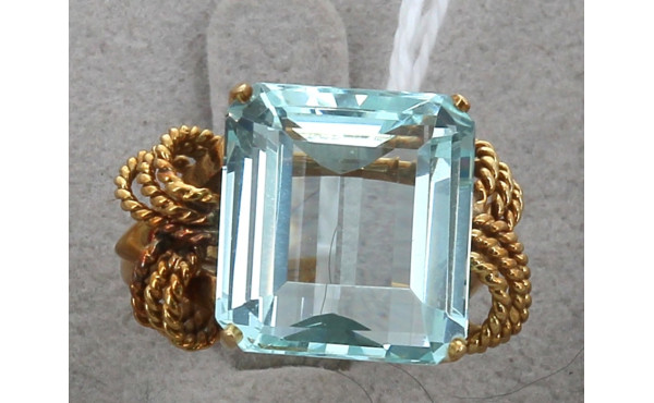 Bague en or 18 cts et aigue-marine, poid