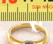 Bague en or poinçon tête d'aigle sertie 