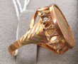 Bague en or avec pièce de 10 f or, montu
