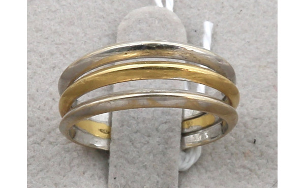 Bague 3 anneaux joints or 750ème, poids 