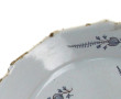 Deux assiettes anciennes en faïence poly