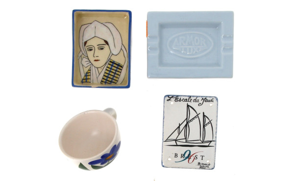 QUIMPER - Lot de 4 pièces en faïence : c