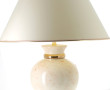 Vase en verre en forme d'amphore sur sup