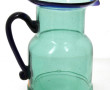 Important pichet en verre bullé bleu et 