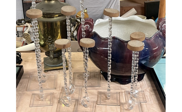 CHAPELLERIE - Lot de présentoirs de vitr