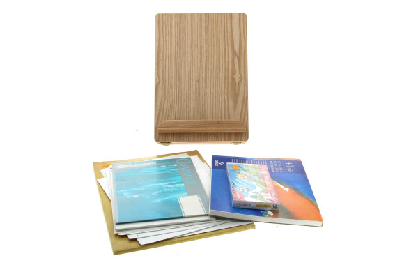 Coffret en bois formant chevalet de camp