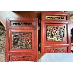 Deux panneaux de meuble chinois laqué ro