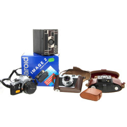Lot d'appareil photos et un box, dont Po