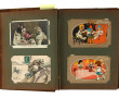 Quelques cartes postales dans un album (