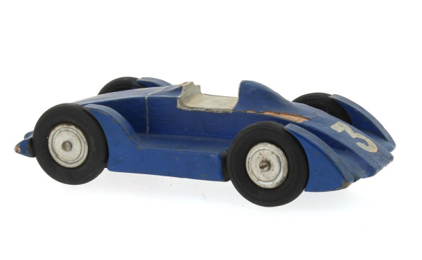 Jouet ancien en bois peint figurant une 