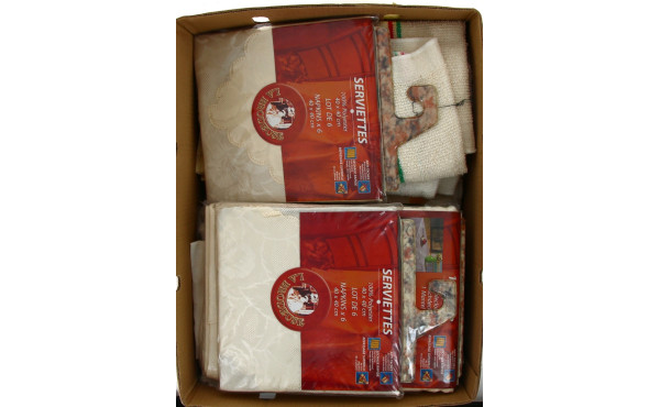 Lot de linge de maison dont une partie n