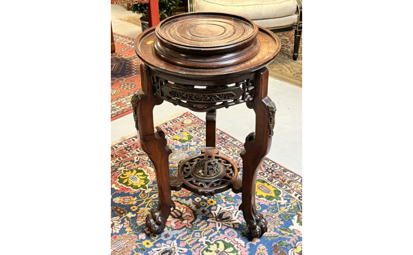 Sellette indochinoise en bois ajouré et 