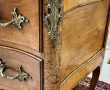 Petite commode de style Louis XV en bois