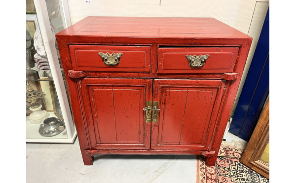 Petit meuble chinois en laque rouge ouvr