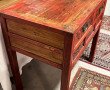 Console chinoise laquée rouge ouvrant à 