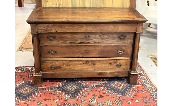 Commode de style Empire en bois fruitier