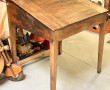 Bureau de pente ancien avec godet en por