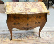 Petite commode en placage et marqueterie