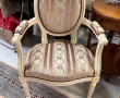 Paire de fauteuils de style Louis XVI, c