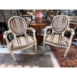 Paire de fauteuils de style Louis XVI, c