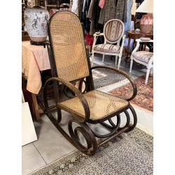 Rocking chair en bois cintré et cannage