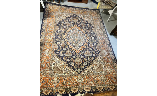 Tapis iranien en laine points noués, 300