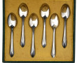 6 cuillères à moka en métal argenté, sty
