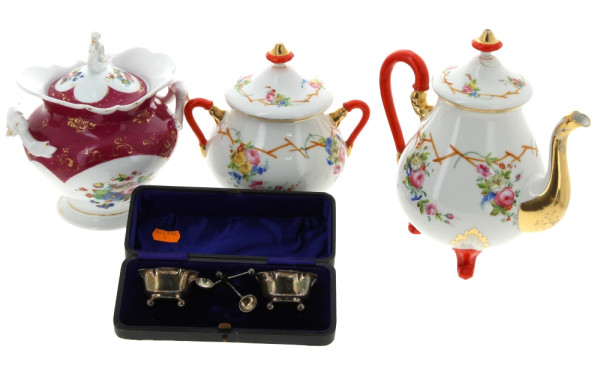 Paire de salerons et paire de cuillères 