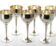 Six verres à pied en métal argenté marte