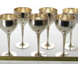 Six verres à pied en métal argenté marte