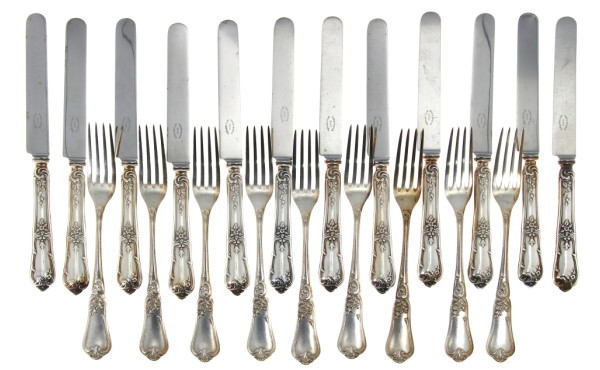 BOULENGER - 12 couteaux à entremet et 9 