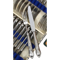 Service à dessert en inox décor rocaille