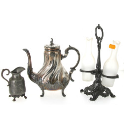 Verseuse ancienne en métal argenté à déc