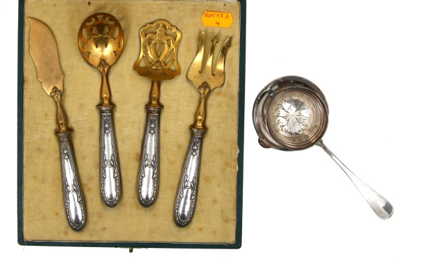 4 petits couverts de service manches en 