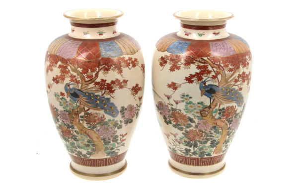 JAPON - Paire de vases en céramique Sats