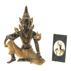 Statuette birmane en bronze patiné repré