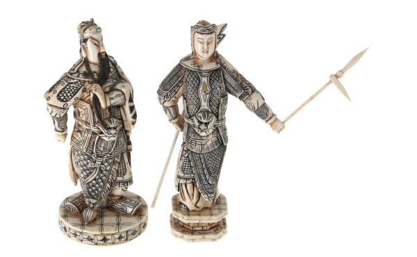 Paire de statuettes asiatiques en os, H 