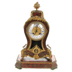 Petit cartel sur socle en marqueterie Bo