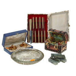 Lot comprenant un cendrier vintage en ve