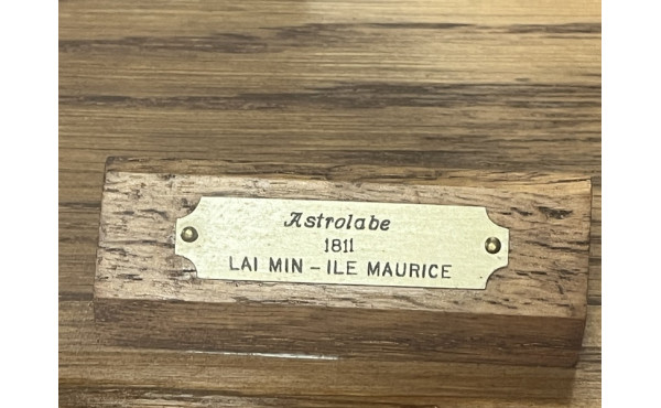 Maquette en bois de l'ASTROLABE.Sous vit