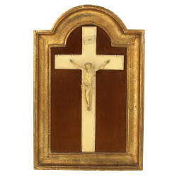 CHRIST en croix en bakélite façon ivoire