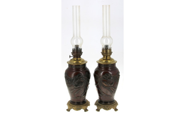 Paire de lampes à pétrole corps en métal