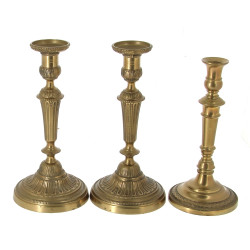 Paire de flambeaux en laiton dans le goû